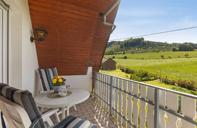 Ferienwohnung 'Wallensiepen' mit Balkon und Wi-Fi