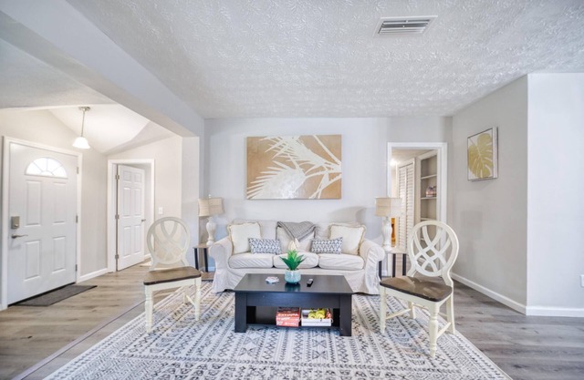 🍩[A] DOZE'N D'LUXE🍩King Bed Sleeps 12🍩Triplex by Krispy Kreme🍩