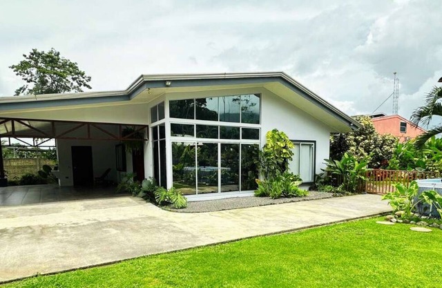 A&E House, La Fortuna w/ Baldi Hot Springs day pass included