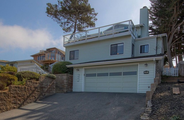 A Family Dream: 3 BR, 2.5 BA House in Cambria, Sleeps 6