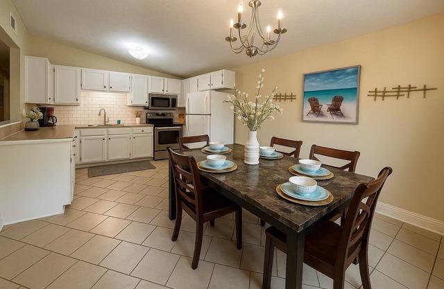 A Family Haven N' Heart of Tupelo: 4 Bedrooms, 6 Beds, 1.5 Baths Sleeps 8 or 9
