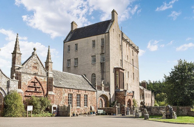 A fantastic and truly unique holiday suite located within the main castle.