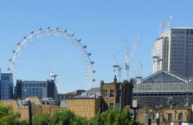 Eine Wohnung mit Blick auf das London Eye. Helle, komfortable Wohnung im Herzen von London