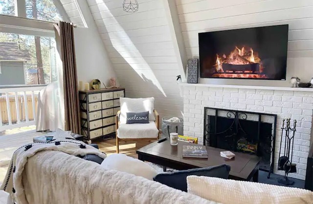 A-Frame, Fireplace, Views, Dog Friendly, EV
