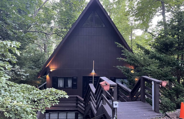 A-Frame Getaway - w/ EV charger!