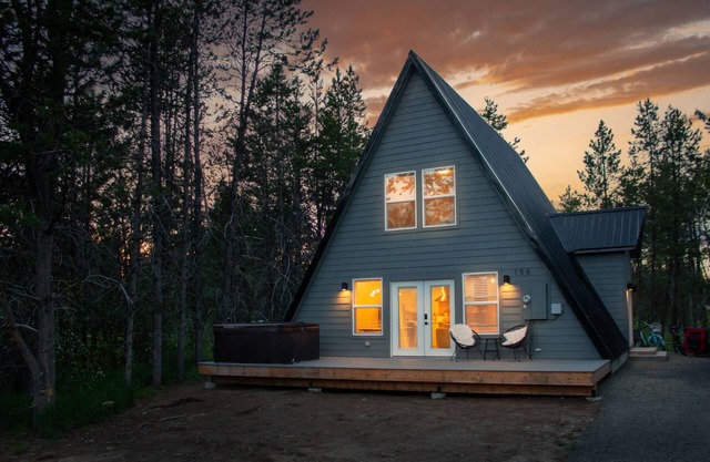 A-frame Hot Tub Fire Pit Pet Friendly
