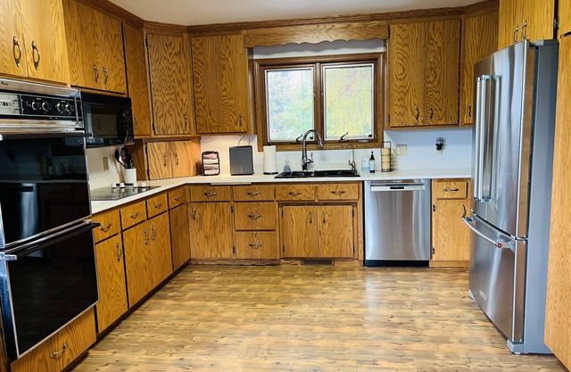 A-Frame lodge on 40 acres in Elkhart Lake, WI. walk to town. Sleeps 10