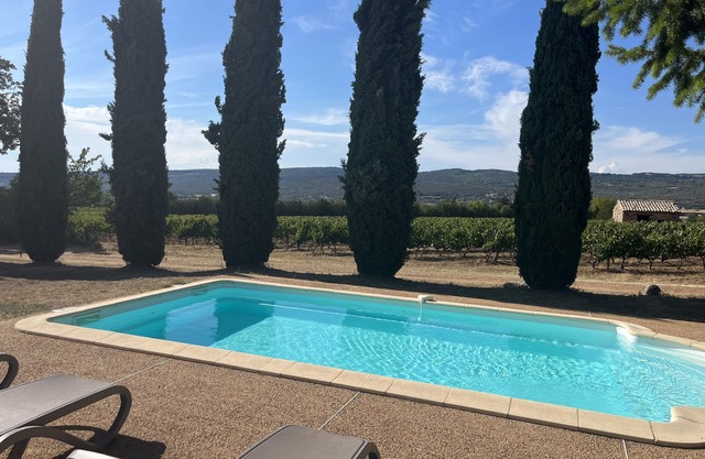 Gîte 'Le Luberon', umgeben von Weinbergen mit Blick auf die Vaucluses