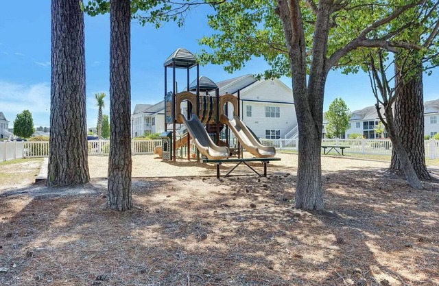 A Home Away from Home: 2-bdrm condo in Myrtle Beach w/amazing golf course view