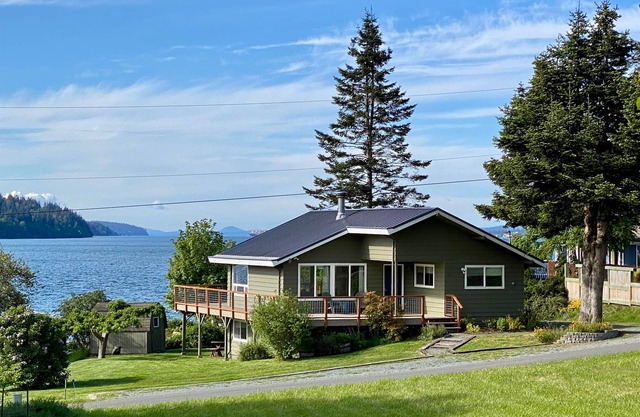 Ein Haus am Hafen-Strand, Blick auf das Wasser, ruhig, S. Whidbey