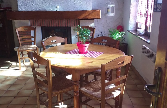 A la bonne franquette Family home rated 3-star furnished accommodation.