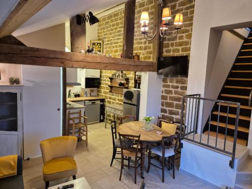 A La Maison
