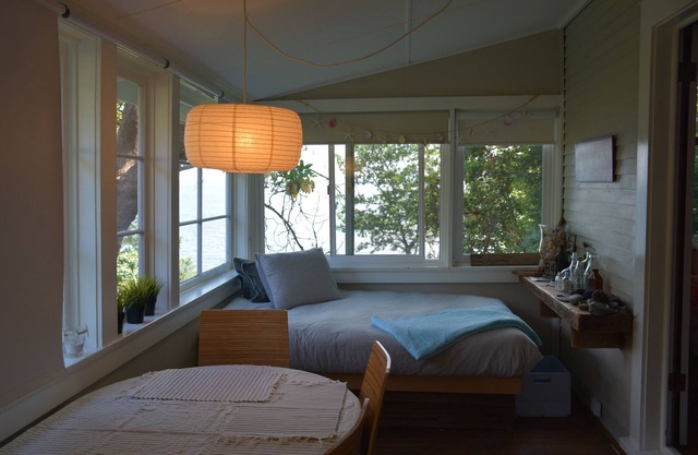 A Little Piece Of Paradise-Waterfront Cabin