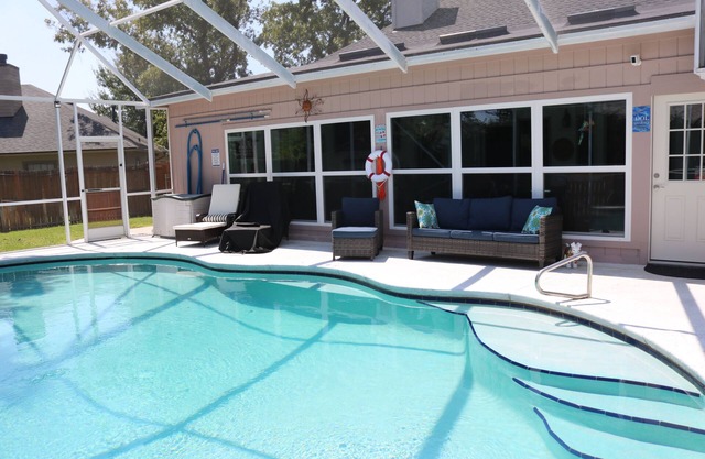 A Little Southwest in the Southeast! Great Pool Home in Jacksonville!