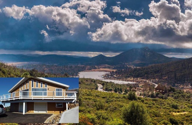 A LIVING CANVAS Amazing Lake View Custom Home