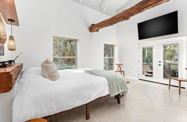 A Lucky Piece Retreat & Hunting Lodge