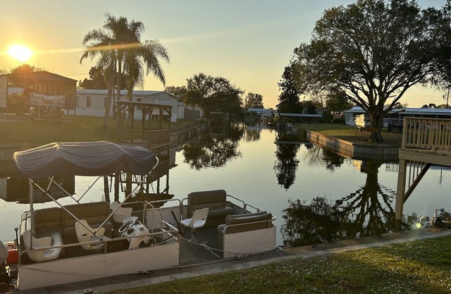 A luxurious get away on the canal of Lake Okeechobee.