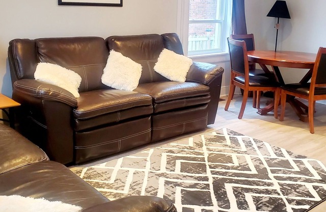 A.M Cozy Home A beautiful century home with 3 bedroom