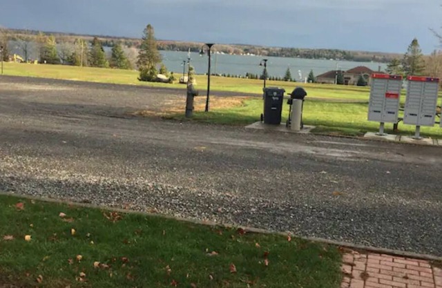 A magnificent villa by St. Lawrence River Unit 1