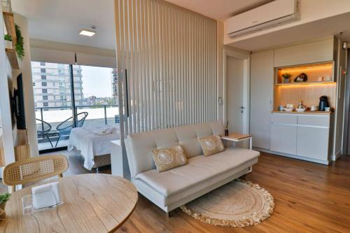 A metros del Shopping del Sol