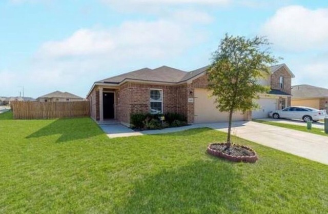 A modern-family home, just 10 minutes from downtown & 12 minutes from Lackland.