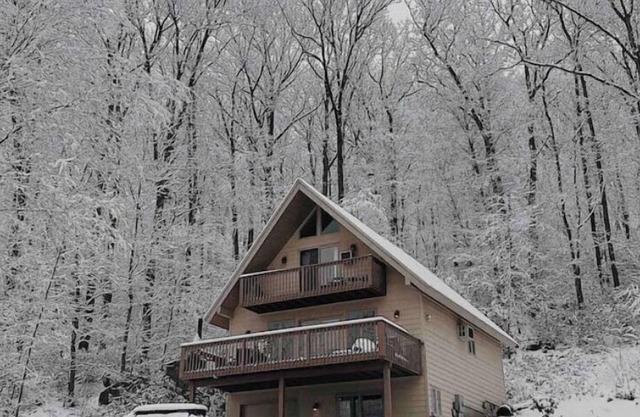 A Modern Lake House Retreat