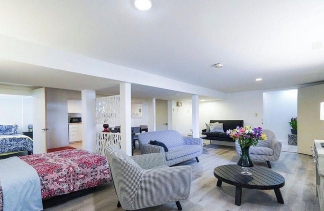 A Modern Private Basement Suite – Richmond Hill