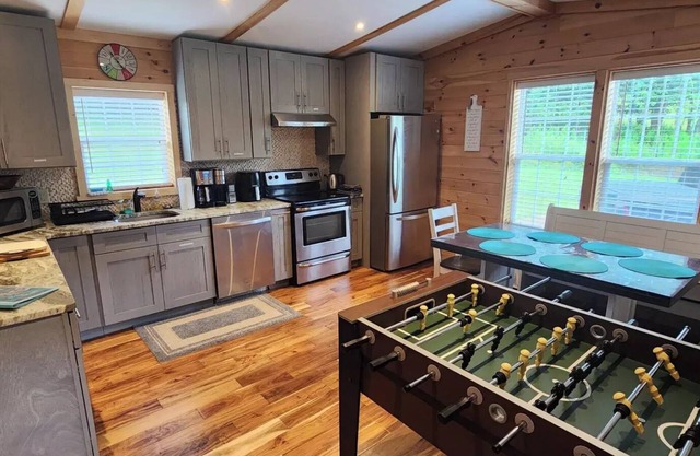 A must-stay! Hot tub, dog-friendly, and EV charger