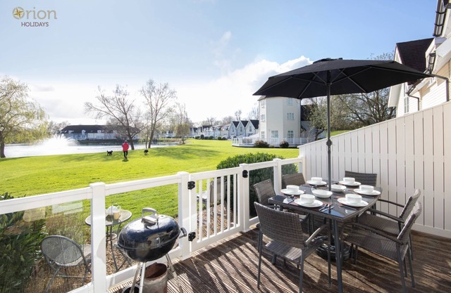 A new england lakeside lodge that sleeps 6 guests in 3 bedrooms