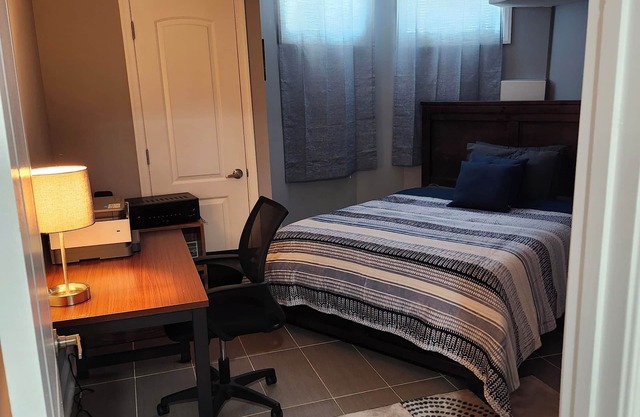 A New Studio Bedroom Office Suite with a Den Free WiFi & AC Beautiful Baltimore