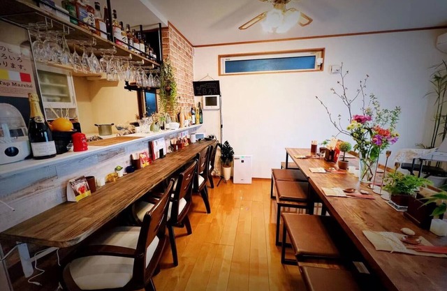 A newly built ryokan in the western suburbs of Tokyo, 1 km from Tama Art University, 4 stations from Sanrio Puroland, 30 min. to Mt. Takao by car, 1 hr. to Mt! You can taste the deep Tokyo life!