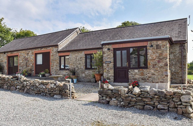 A peaceful farm stay within easy reach of stunning beaches and coastline.