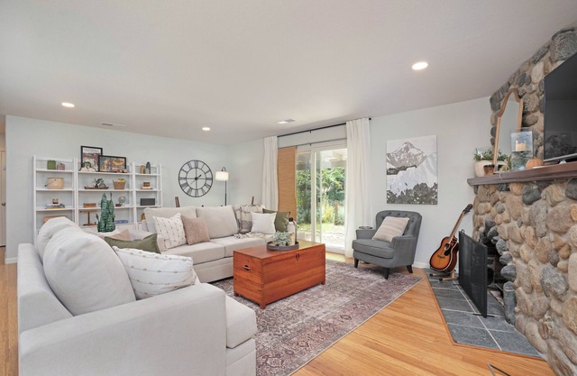 A Peaceful Mountain Retreat - Gateway to Sequoia NP in Beautiful Three Rivers