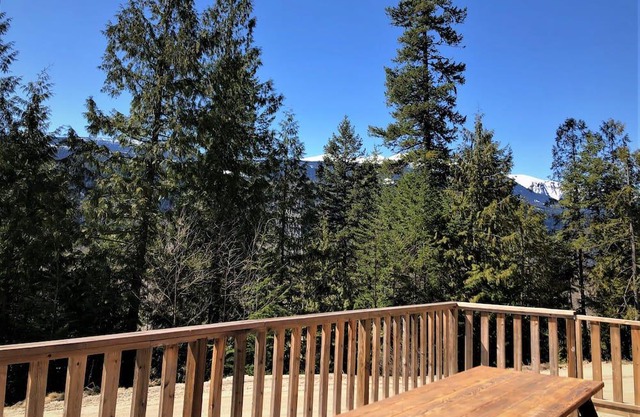 A PEACEFUL SPACE IN THE WEST KOOTEANYS TO GET AWAY FROM EVERYDAY LIFE