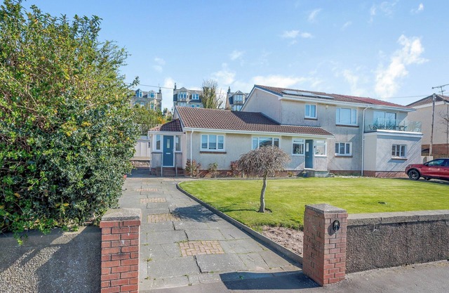 2 Schlafzimmer Unterkunft in Seamill, near West Kilbride