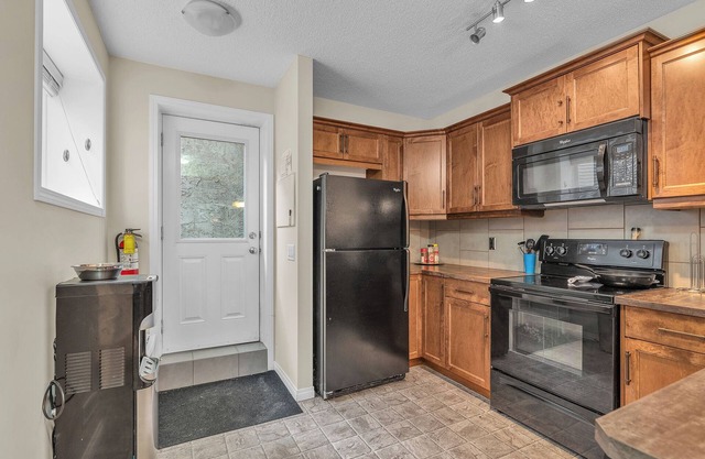 A pet friendly quiet neighbourhood! Great for safe quiet trips!