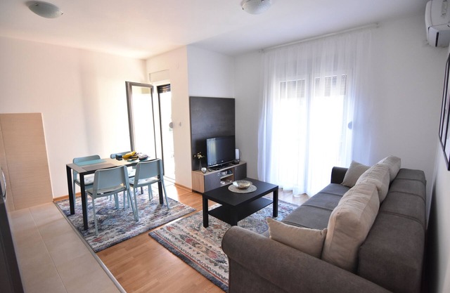 A pleasant apartment located 7-8 minutes' walk from the central park.