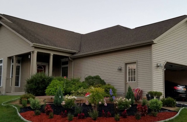 A quaint townhome, close to Brown's Beach, SPAC, Casino, Golf, etc.