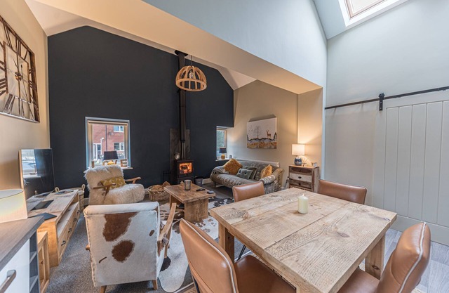 A quirky & comfortable property close to beaches & Lake District National Park