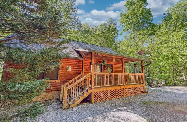 Abgeschieden 2BR Cabin Wears Valley Hot-Tub friendly-freundlich