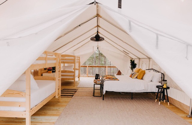 A secluded haven on 5,000 acres in NW Georgia, just 45 minutes from Atlanta and Chattanooga, and a quick 10-minute drive to downtown Rome. Explore private trails along the Etowah river, bask in wildlife, and gaze at mesmerizing stars. Your perfect es
