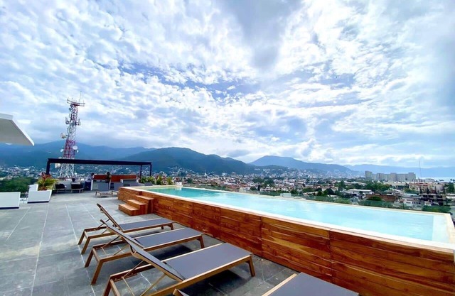 A Serene Haven, Private Terrace, Hot Tub, SmartTVs