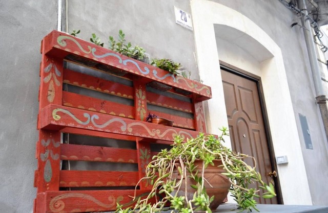 A small comfortable apartment in the heart of the historic center of Catania