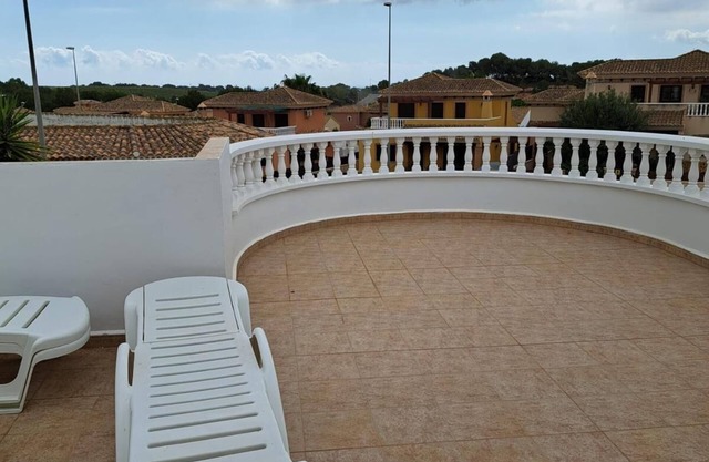 Ein kleines Familienhaus mit Pool