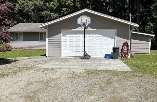 A spacious coastal, country home near the ocean, highway 101 with tons of space