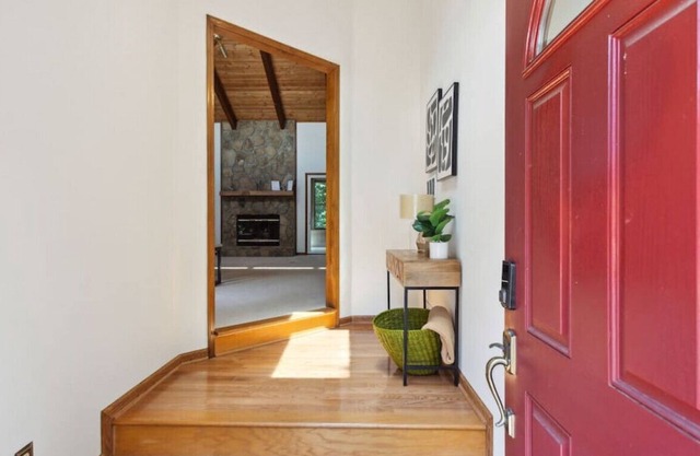 A Spacious Home w/ Cabin Vibes