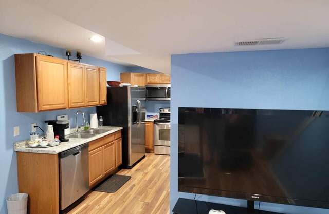A Spasious staying large basement in a great residential location.