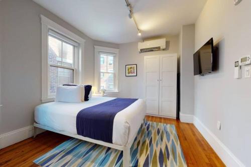 A Stylish Stay w/a Queen Bed, Heated Floors. #22