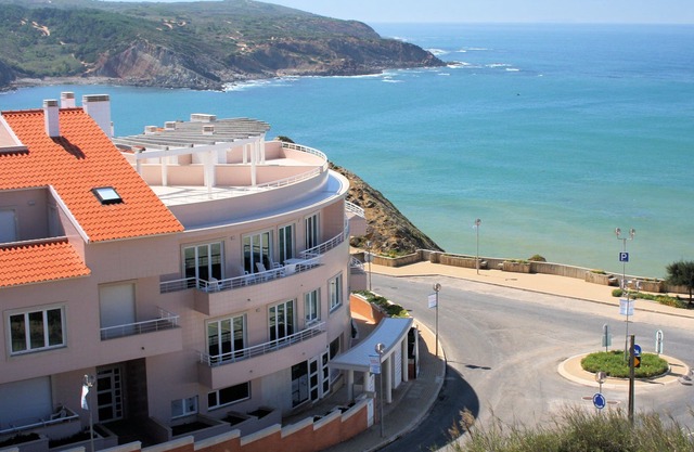Eine stilvolle Wohnung mit zwei Schlafzimmern auf Landspitze von São Martinho do Porto