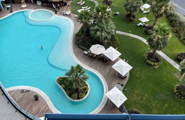 a sweet place with a great view on the seaside and a large balcony.